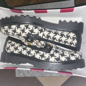 Houndstooth loafers with gold hardware